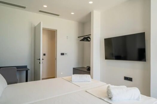 Two luxury independent Villas near Golf Court