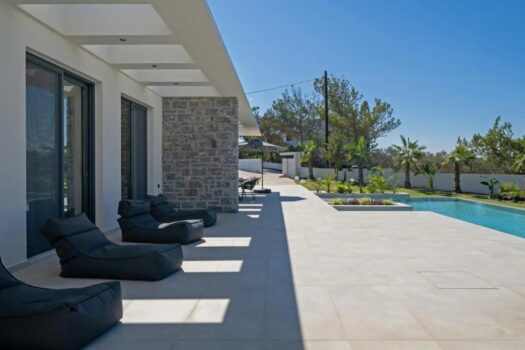 Two luxury independent Villas near Golf Court