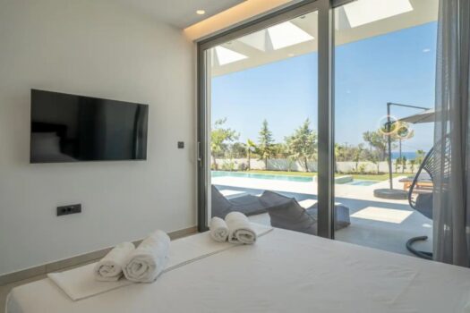 Two luxury independent Villas near Golf Court