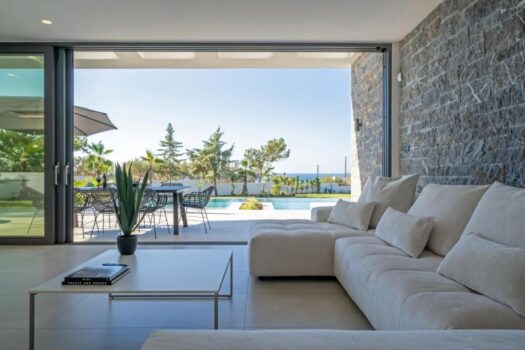 Two luxury independent Villas near Golf Court