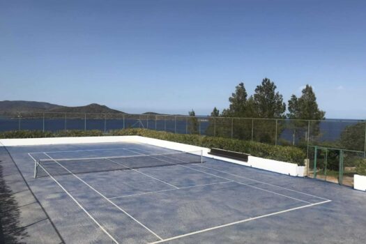 Superior Villa with tennis court and private beach platform in Elounda