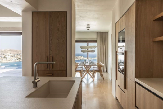Luxurious Villa in Mykonos overlooking Psarou Beach