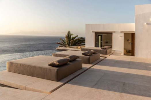 Luxurious Villa in Mykonos overlooking Psarou Beach