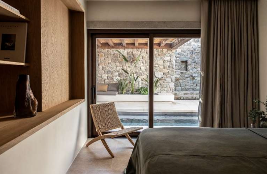 Luxurious Villa in Mykonos overlooking Psarou Beach
