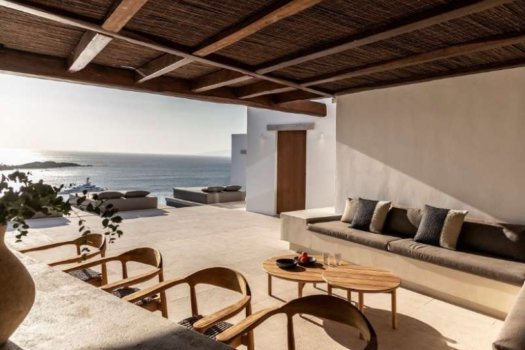 Luxurious Villa in Mykonos overlooking Psarou Beach