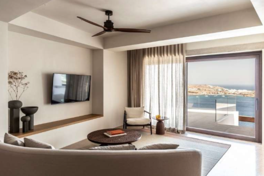 Luxurious Villa in Mykonos overlooking Psarou Beach