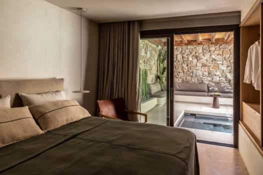 Luxurious Villa in Mykonos overlooking Psarou Beach